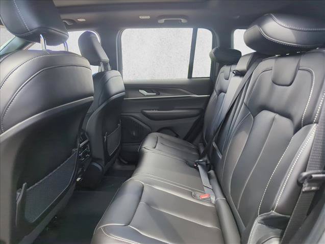 New 2025 Jeep Grand Cherokee Limited AWD/4WD image 17