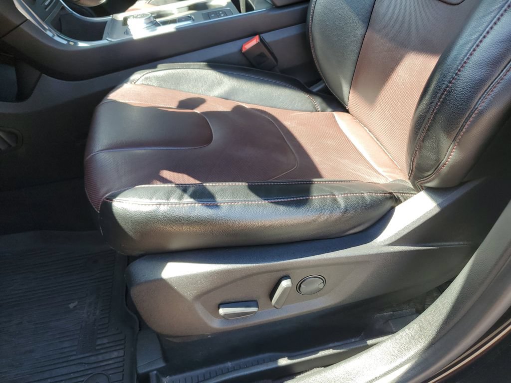 Certified 2022 Ford Edge Titanium w/ Equipment Group 301A AWD/4WD image 18