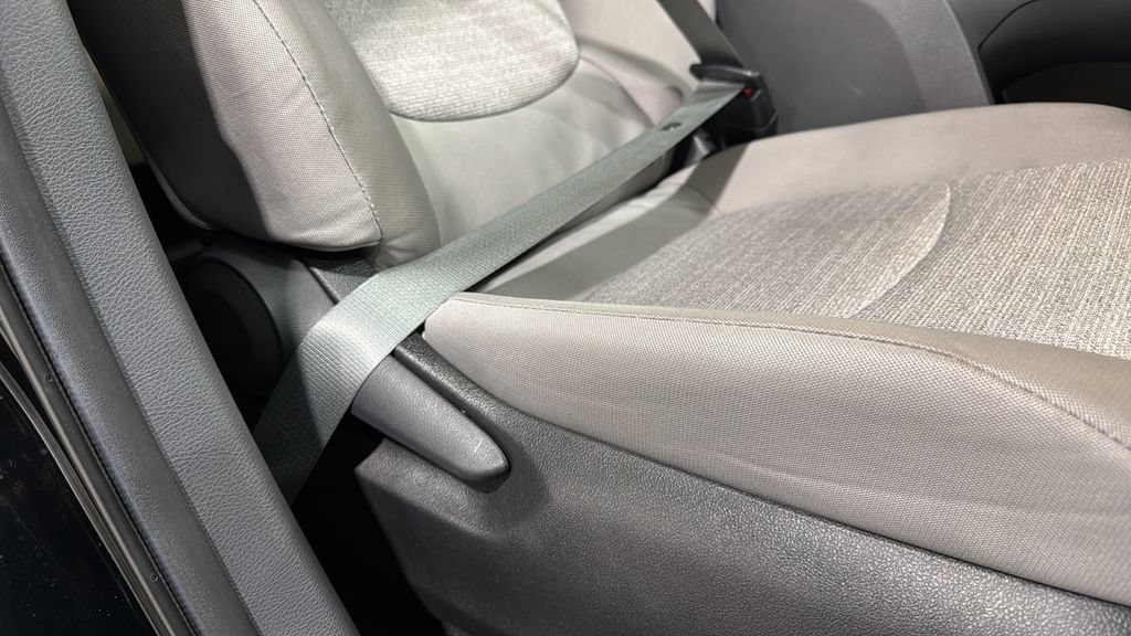 Used 2024 Toyota Sienna LE AWD/4WD image 11