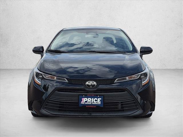 Used 2025 Toyota Corolla LE FWD image 2