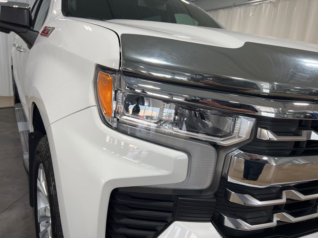Certified 2024 Chevrolet Silverado 1500 LTZ AWD/4WD image 13