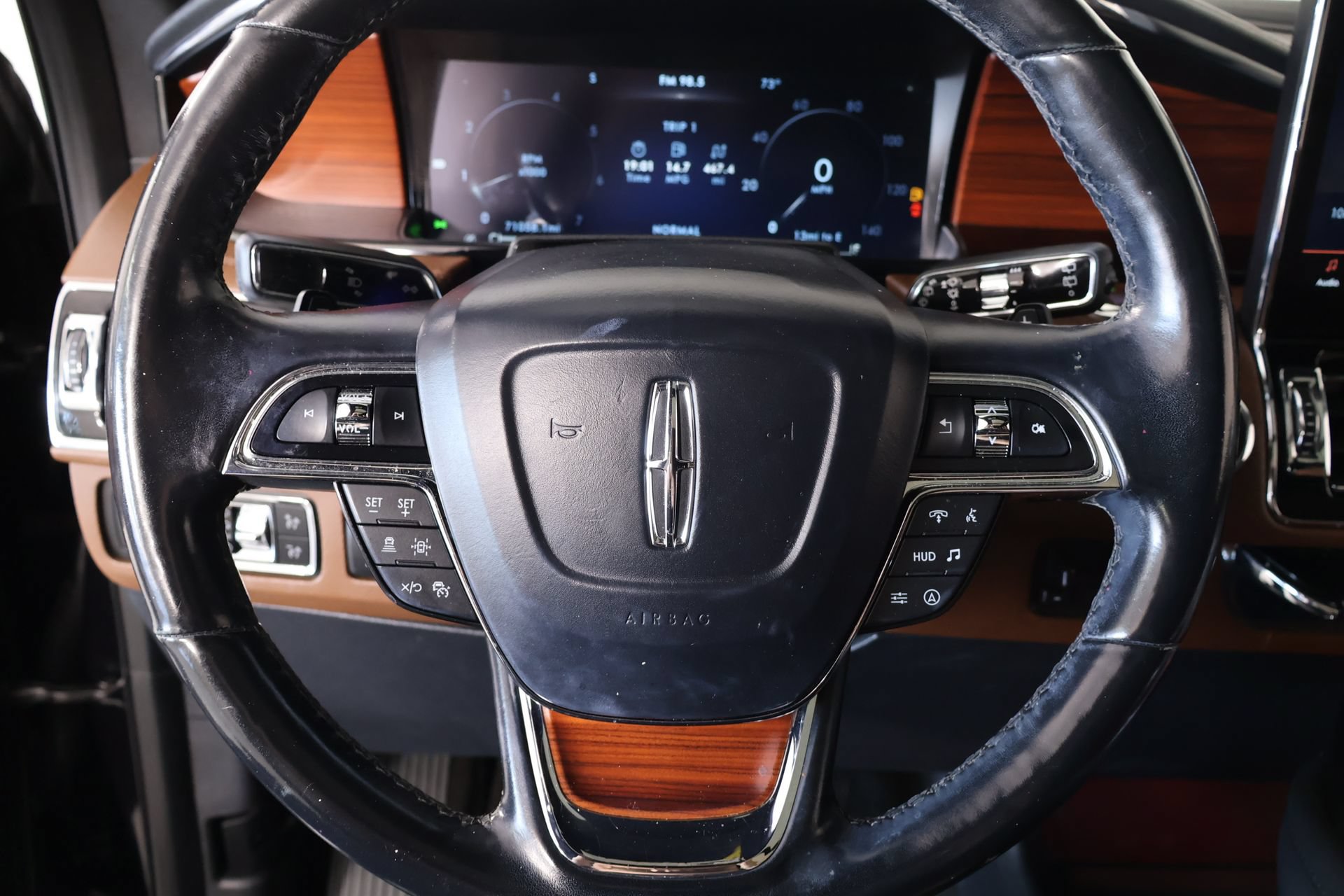 Used 2022 Lincoln Navigator L Reserve AWD/4WD image 3