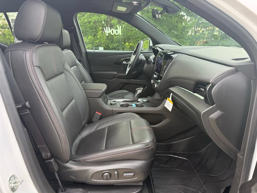 Used 2023 Chevrolet Traverse RS w/ LPO, Floor Liner Package FWD image 22