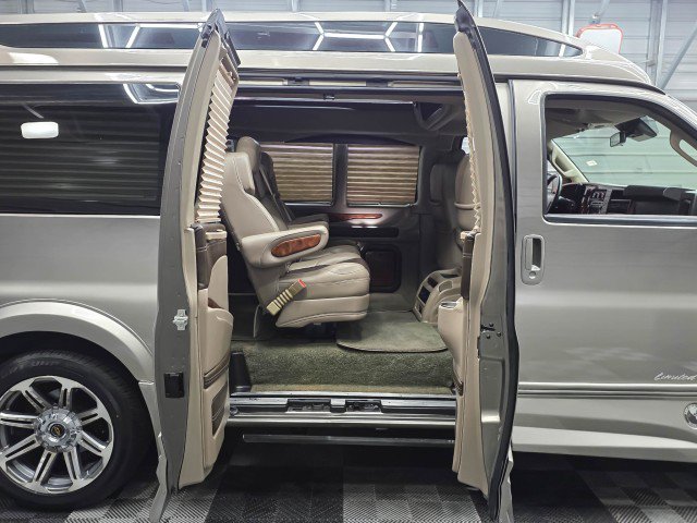 Used 2020 Chevrolet Express 2500 w/ Enhanced Convenience Package RWD image 12