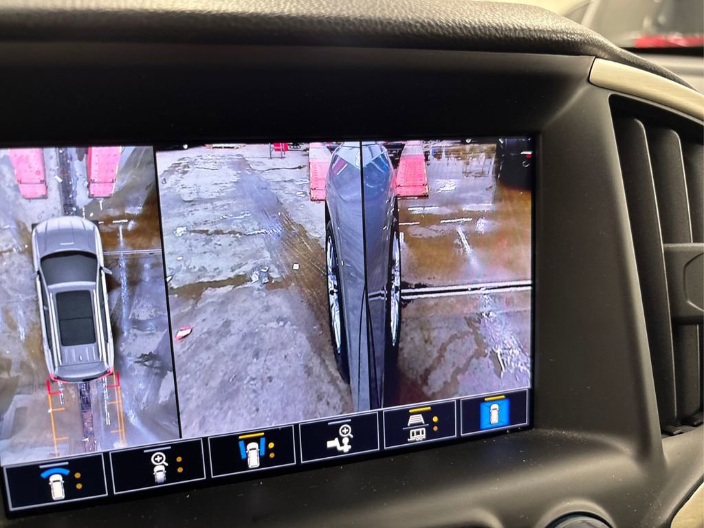 Used 2023 GMC Terrain Denali w/ Denali Premium Package image 47