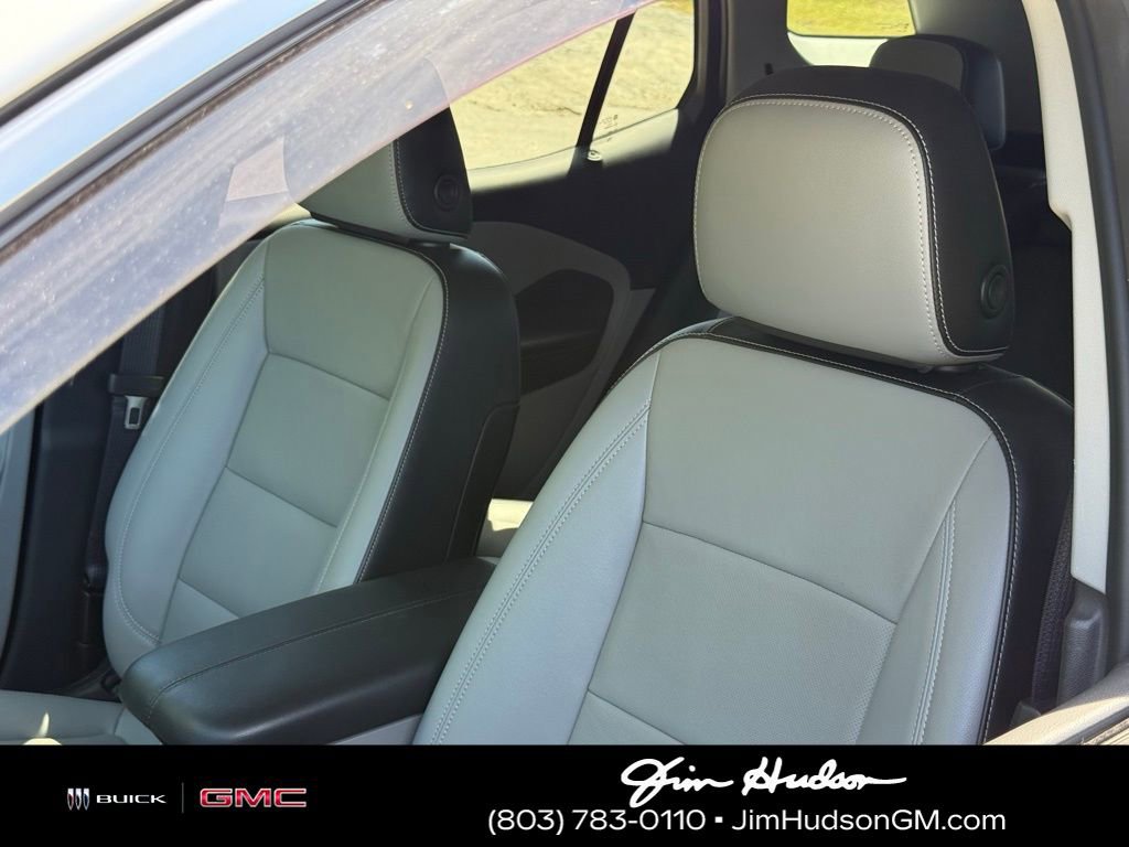 Used 2022 GMC Terrain SLT w/ LPO, Floor Liner Package image 20