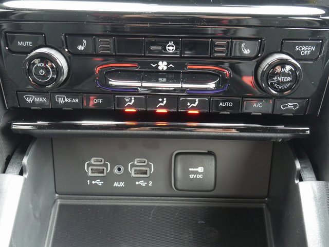 New 2025 Jeep Grand Cherokee Laredo image 18