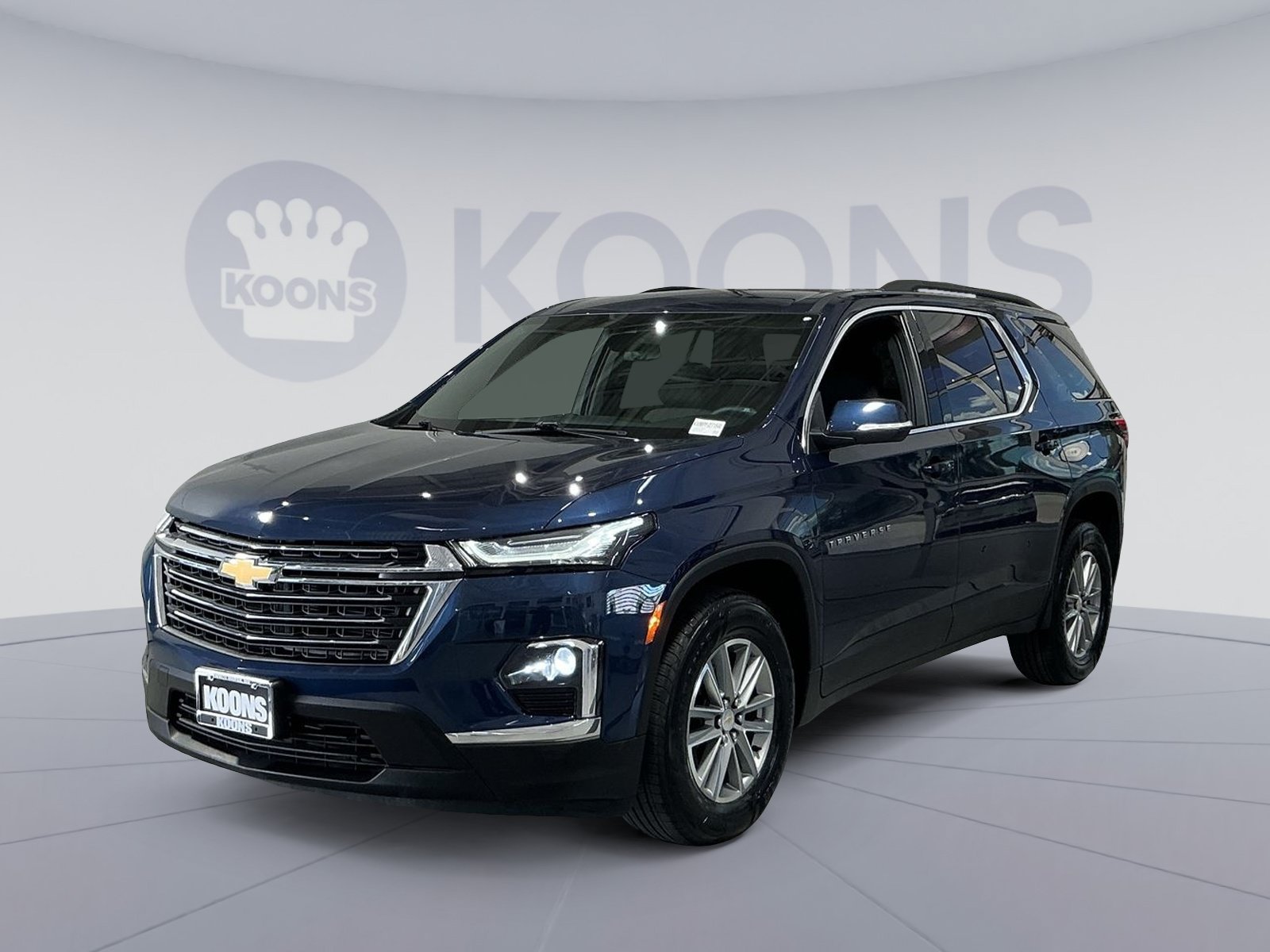 Used 2023 Chevrolet Traverse LT FWD image 1