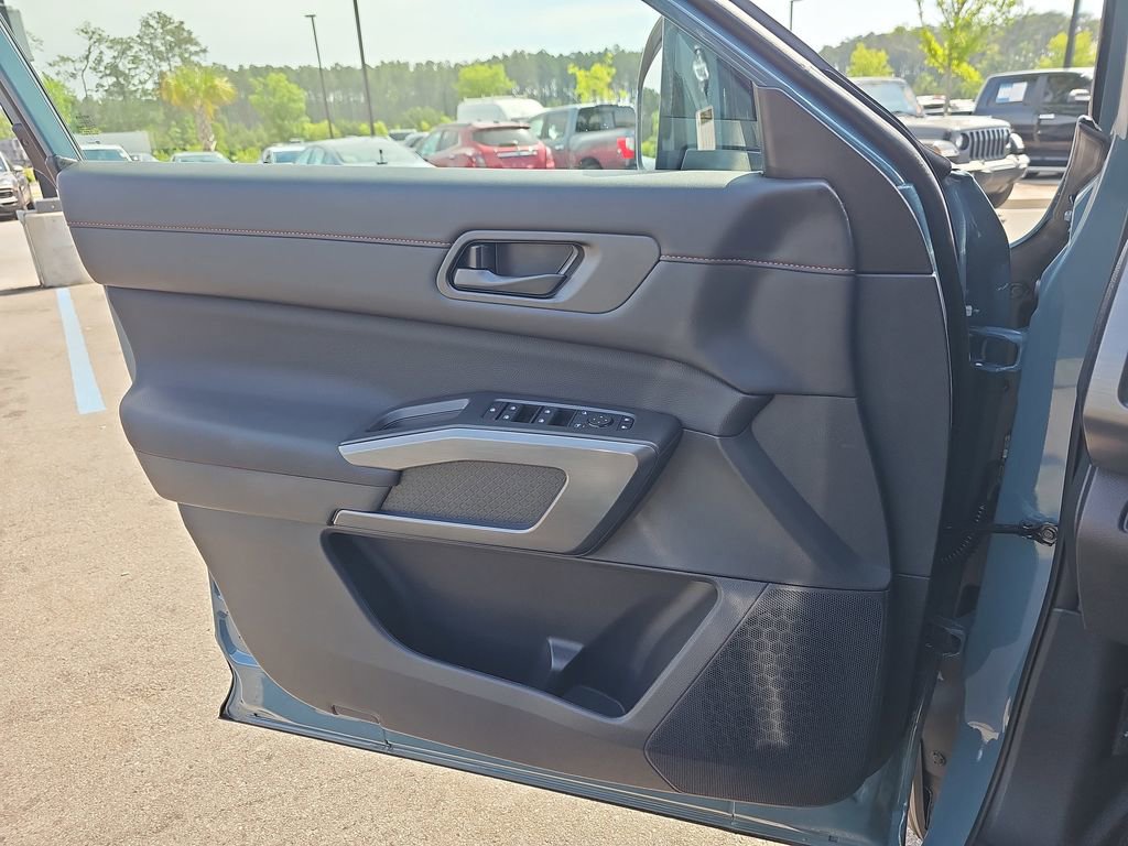 New 2026 Nissan Pathfinder Rock Creek AWD/4WD image 32