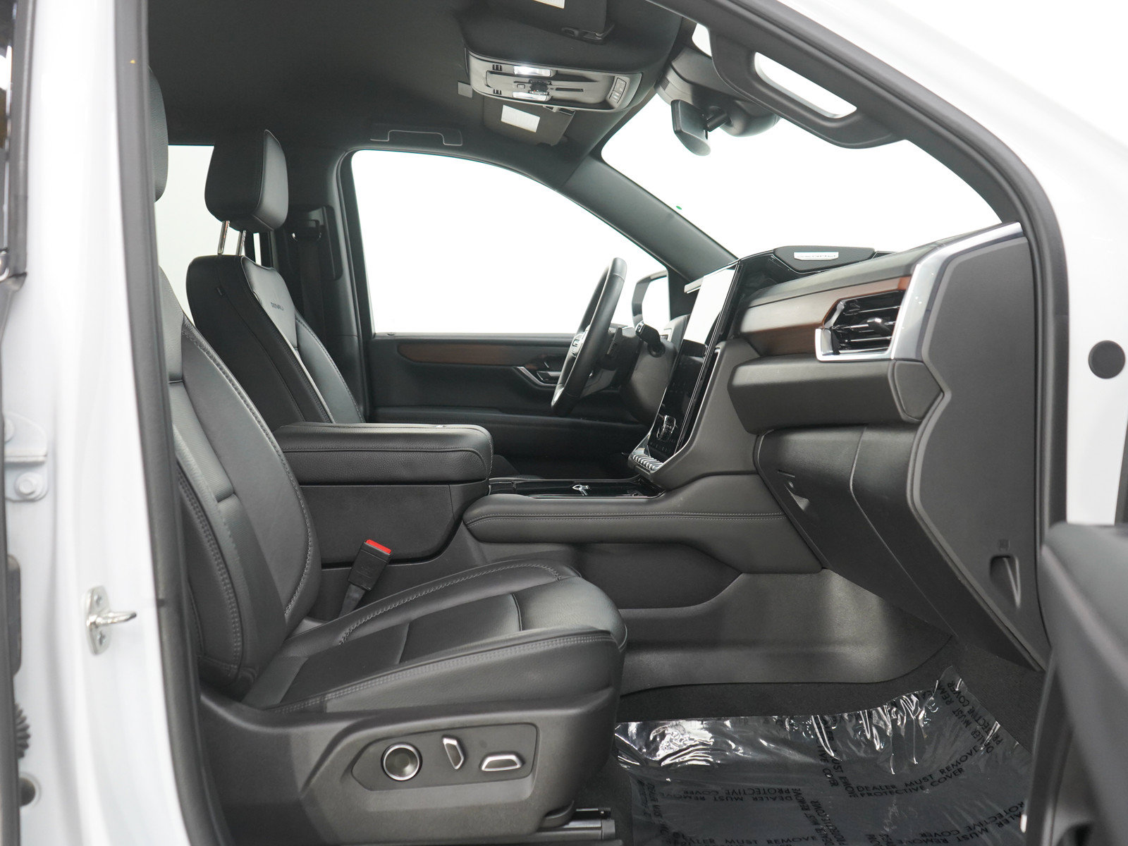 Used 2025 GMC Yukon XL Denali AWD/4WD image 12