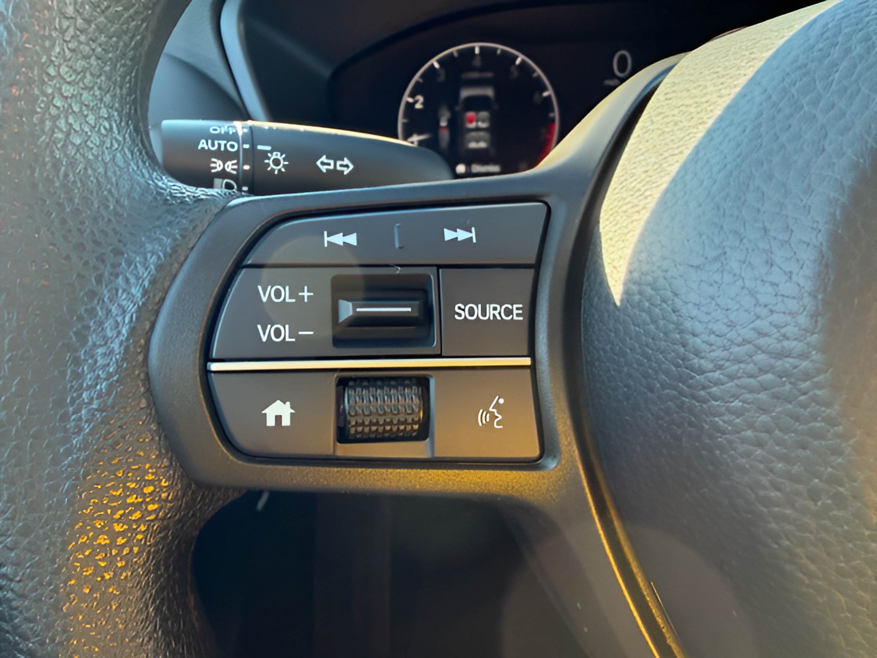 Certified 2025 Honda HR-V LX image 13