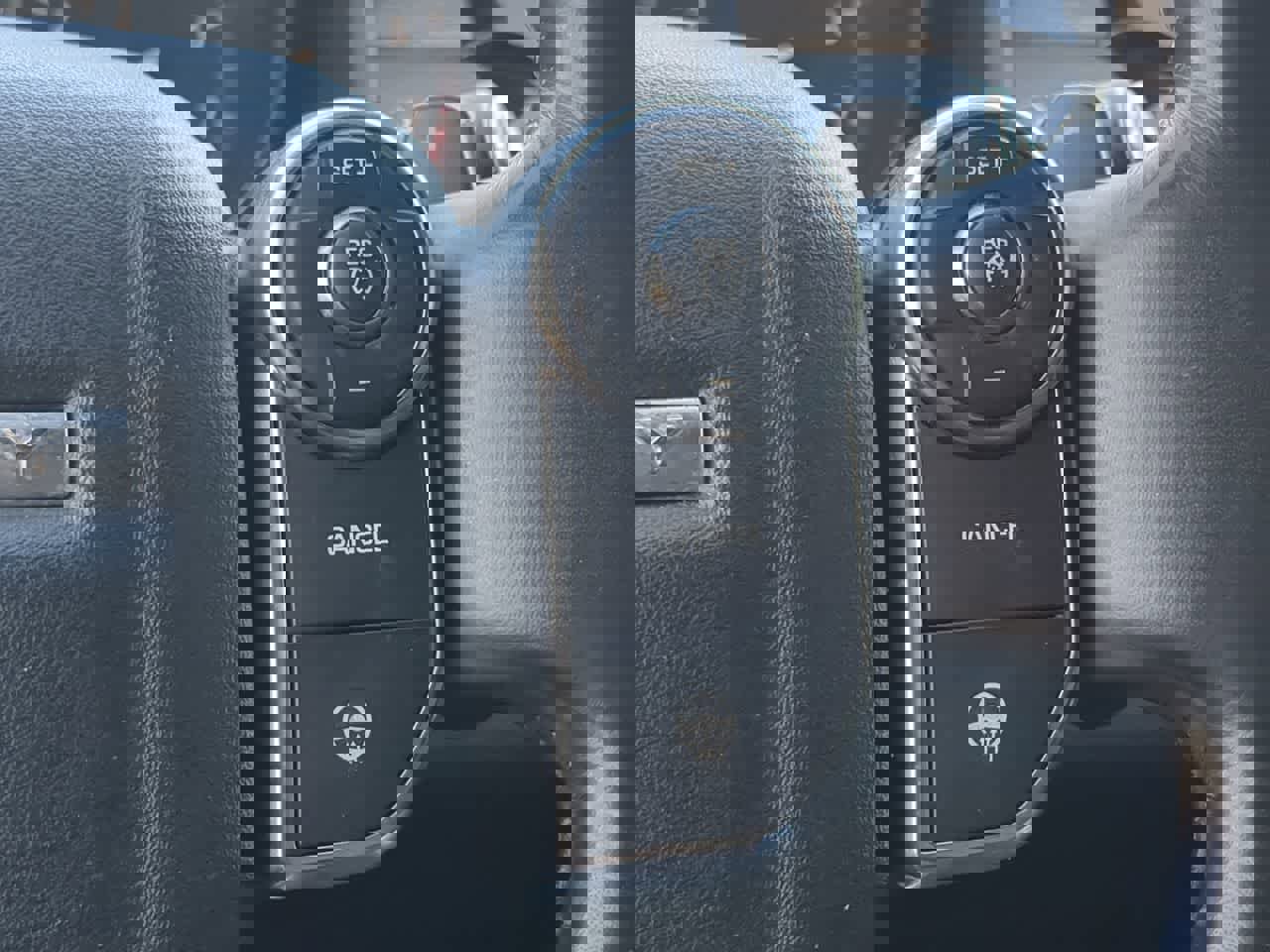 Used 2018 Land Rover Discovery SE image 26