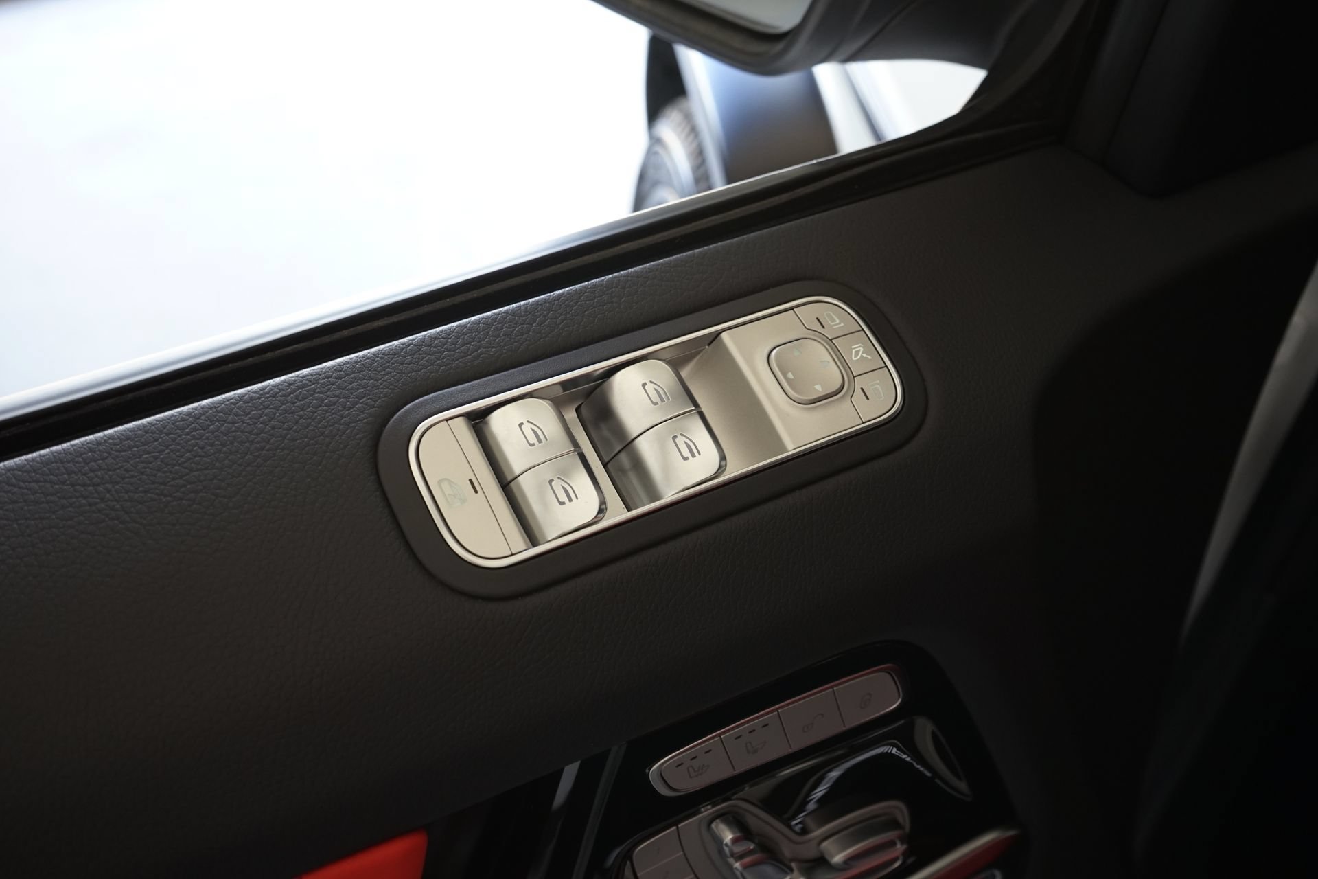 Used 2025 Mercedes-Benz G 63 AMG 4MATIC image 30