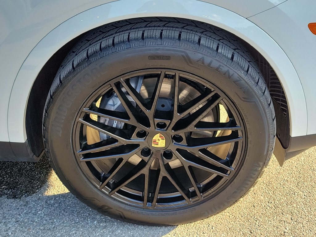 Certified 2026 Porsche Cayenne AWD/4WD image 13