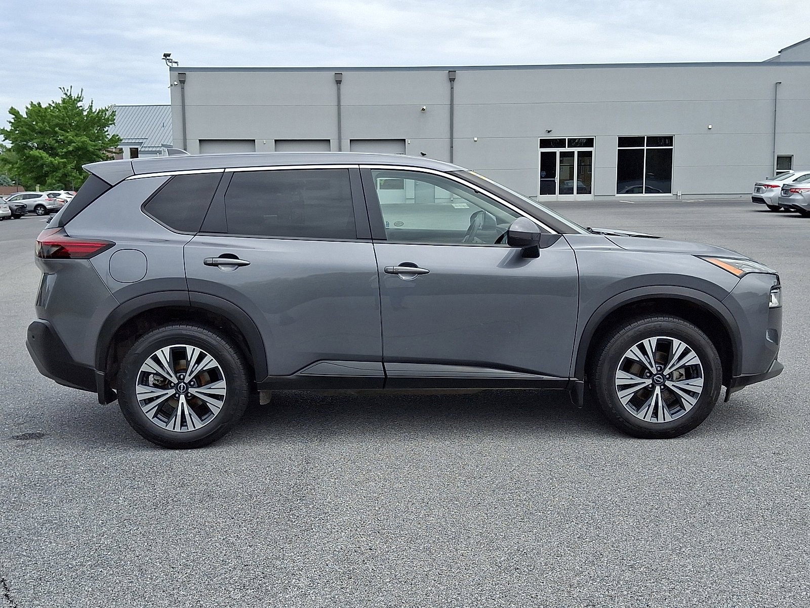 Used 2022 Nissan Rogue SV AWD/4WD image 8