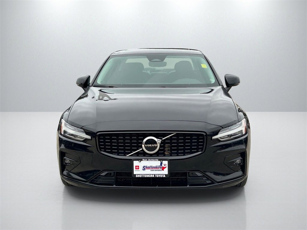 Used 2024 Volvo S60 B5 Core image 2