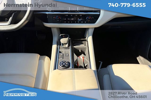 Used 2024 Nissan Pathfinder SL w/ Black Appearance Package AWD/4WD image 13