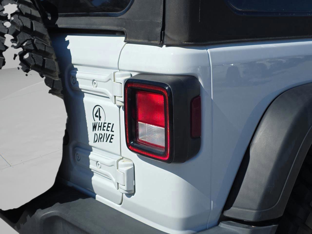 Used 2022 Jeep Wrangler Sport image 7