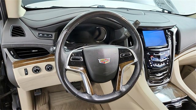 Used 2020 Cadillac Escalade Luxury image 13