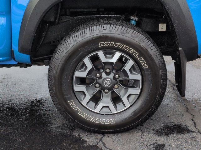 Certified 2020 Toyota Tacoma TRD Off-Road w/ TRD Premium Off Road Package AWD/4WD image 7