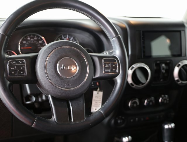 Used 2015 Jeep Wrangler Unlimited Sahara w/ Connectivity Group image 6