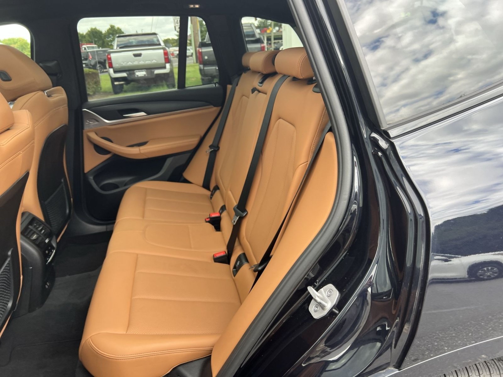 Used 2024 BMW X3 xDrive30i w/ Premium Package AWD/4WD image 25