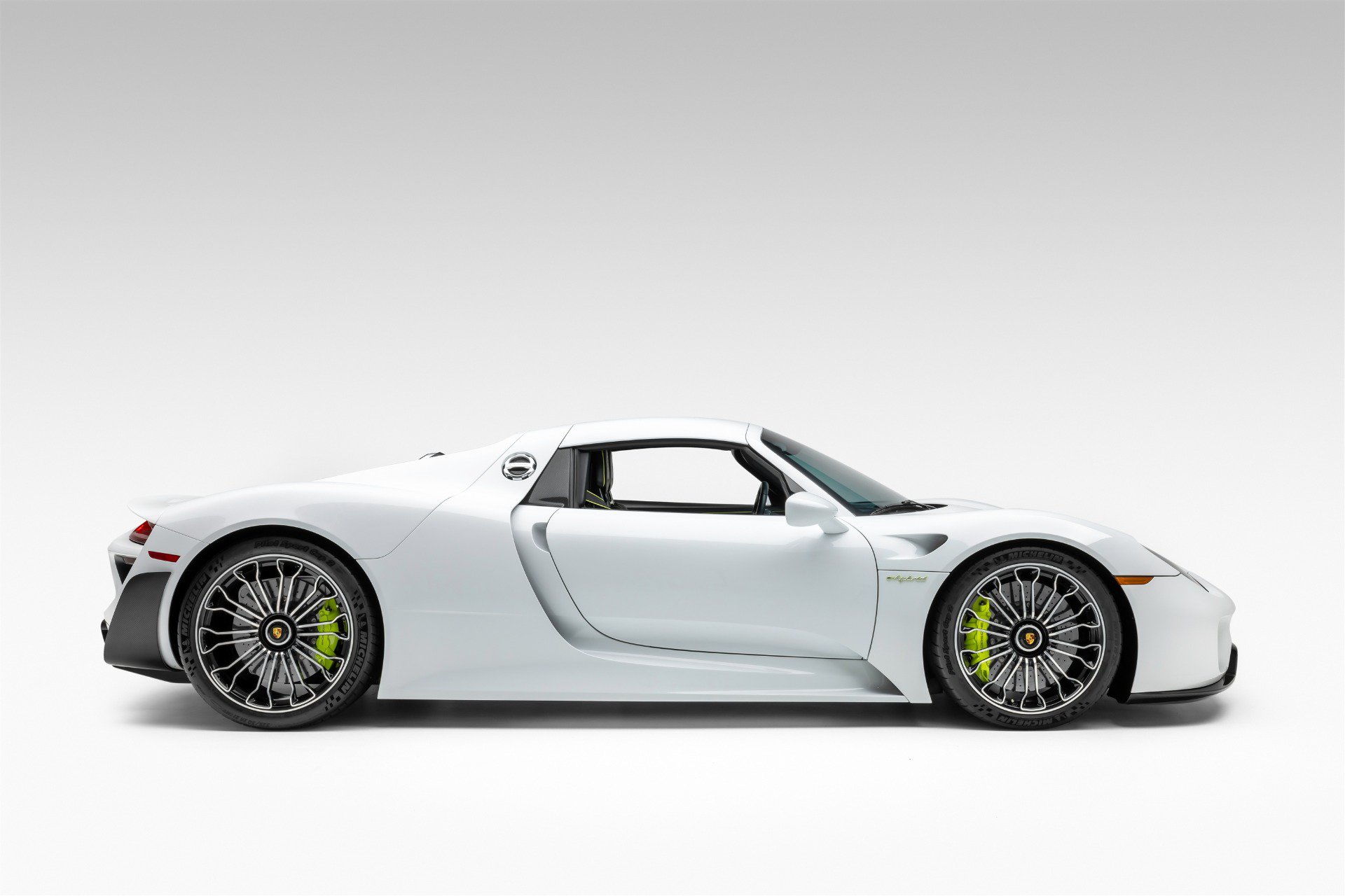 Used 2015 Porsche 918 Spyder AWD/4WD image 9