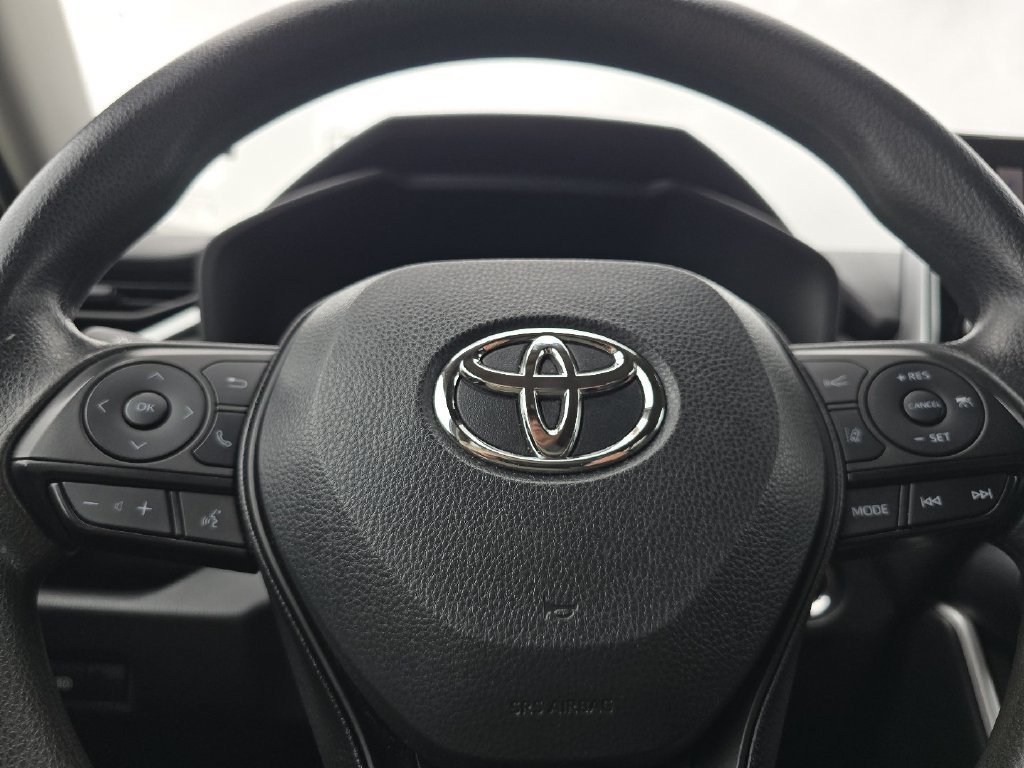 Used 2024 Toyota RAV4 XLE FWD image 27