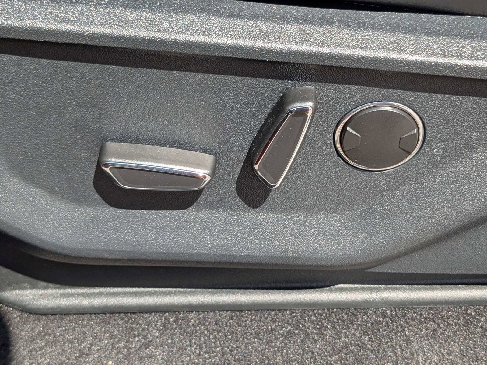 Used 2025 Ford F150 Lariat w/ Equipment Group 502A High image 21