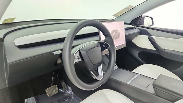 Used 2026 Tesla Model Y Long Range image 18