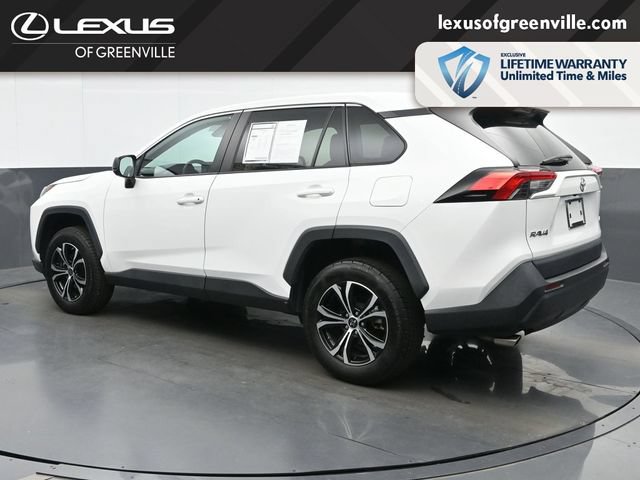 Used 2022 Toyota RAV4 LE FWD image 6
