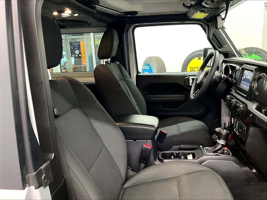 Used 2023 Jeep Wrangler Sport AWD/4WD image 11