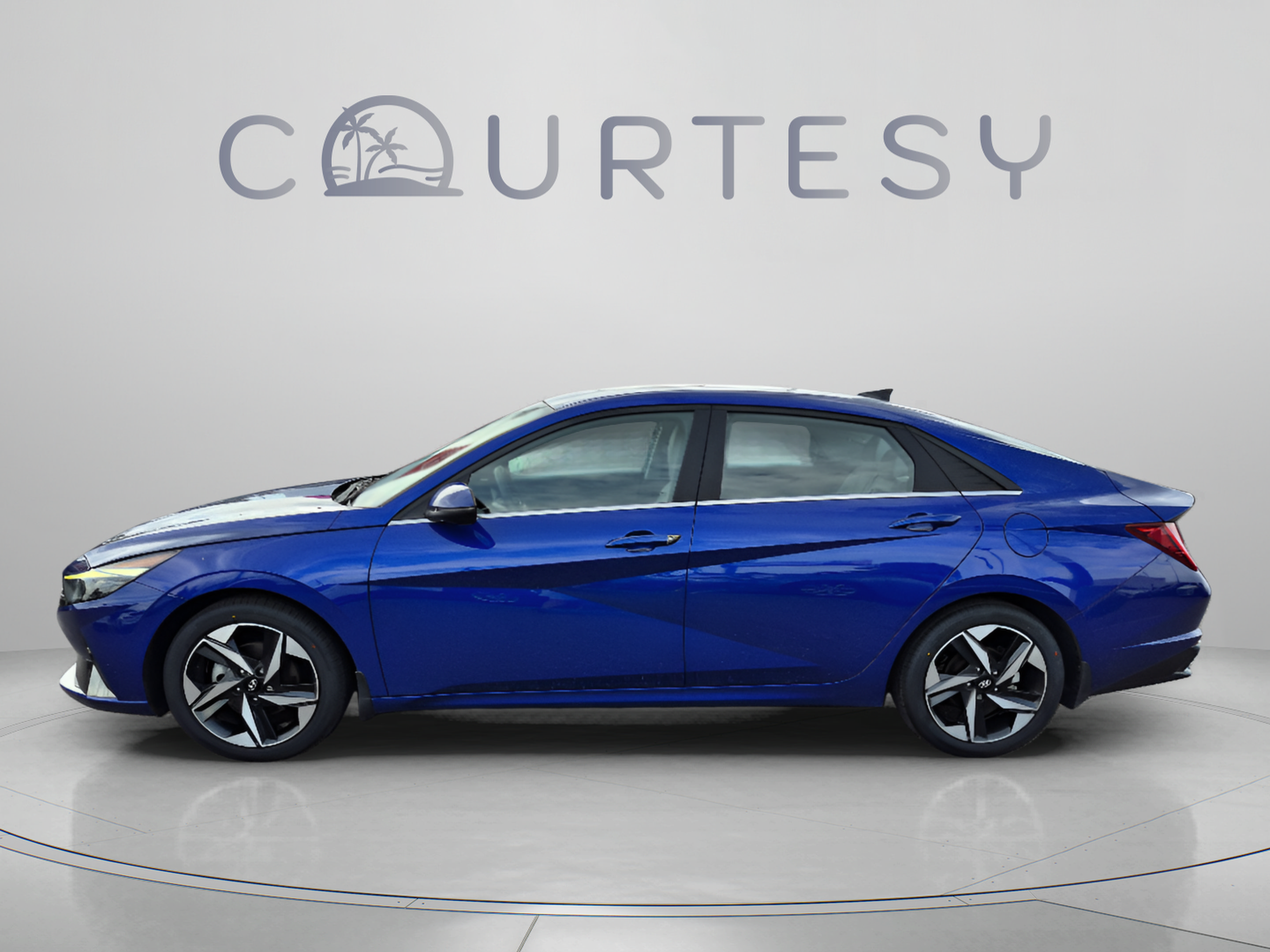 Used 2023 Hyundai Elantra Limited FWD image 2