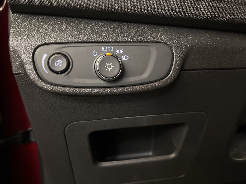 Used 2025 Chevrolet TrailBlazer RS w/ Convenience Package image 24