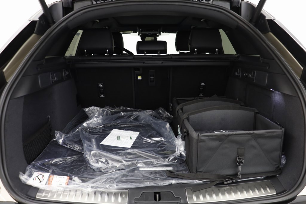 New 2026 Land Rover Range Rover Velar Dynamic SE image 16