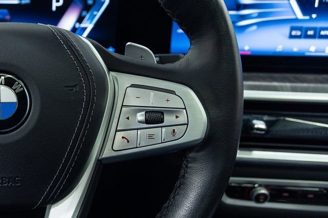 Certified 2024 BMW X7 xDrive40i image 16