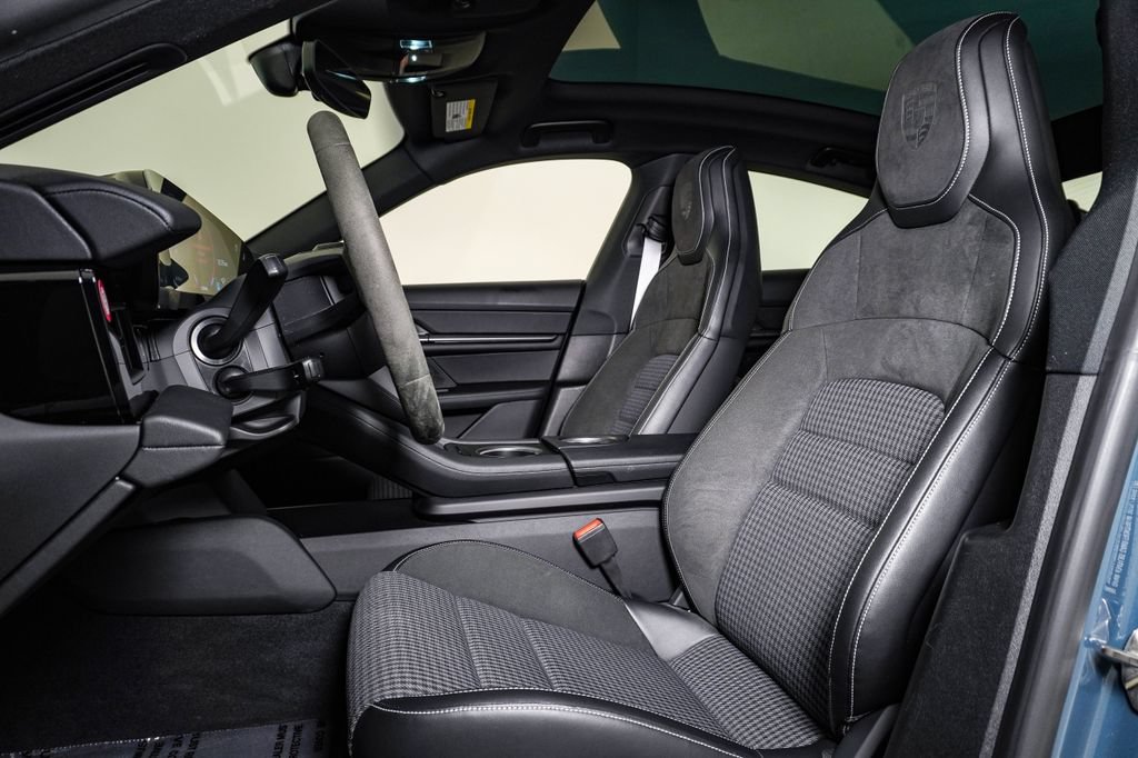 Certified 2025 Porsche Taycan AWD/4WD image 5