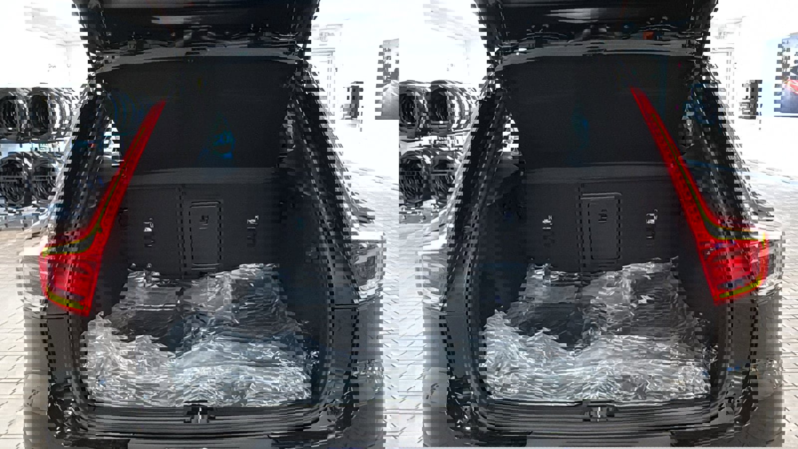 New 2026 Volvo XC40 B5 Ultra w/ Protection Package Premier image 29