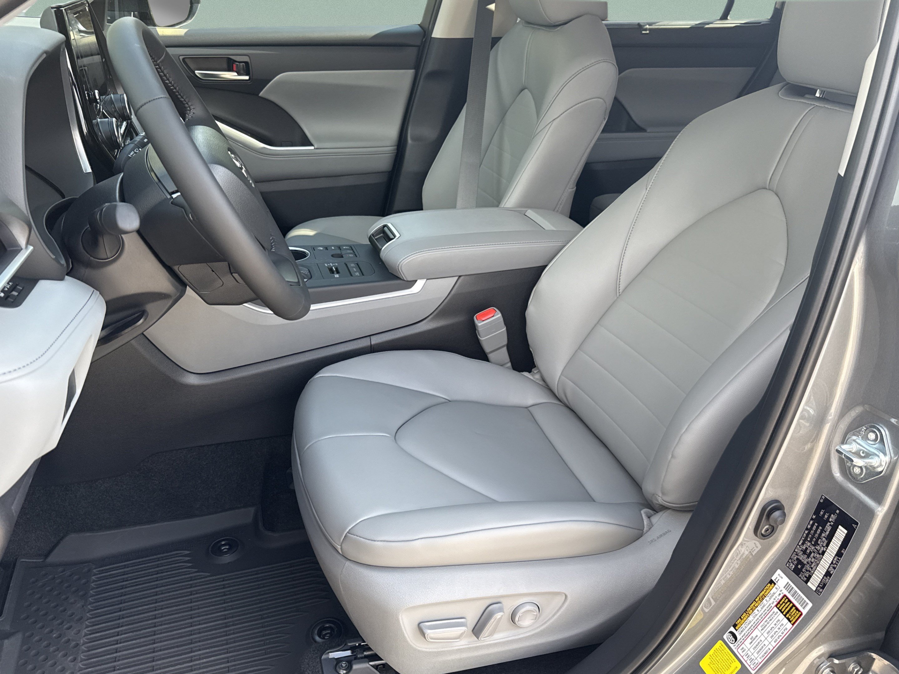 New 2026 Toyota Highlander XLE AWD/4WD image 23