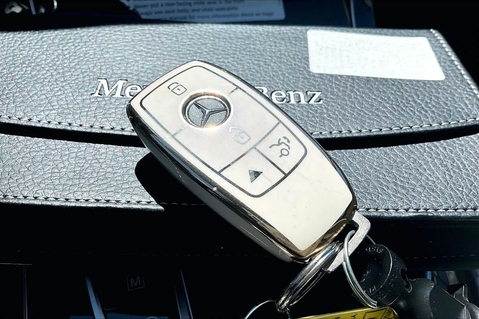 Used 2021 Mercedes-Benz GLC 300 image 27