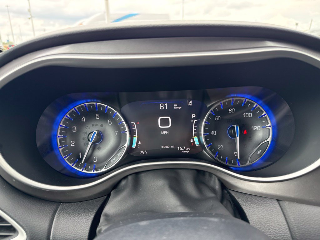 Used 2025 Chrysler Pacifica Select FWD image 18