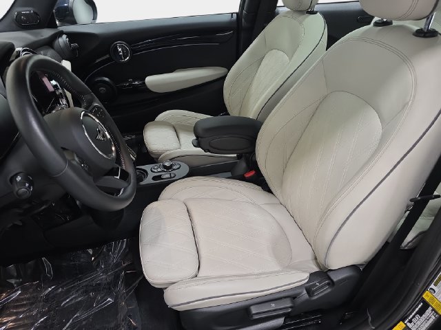 Certified 2024 MINI Cooper SE FWD image 9