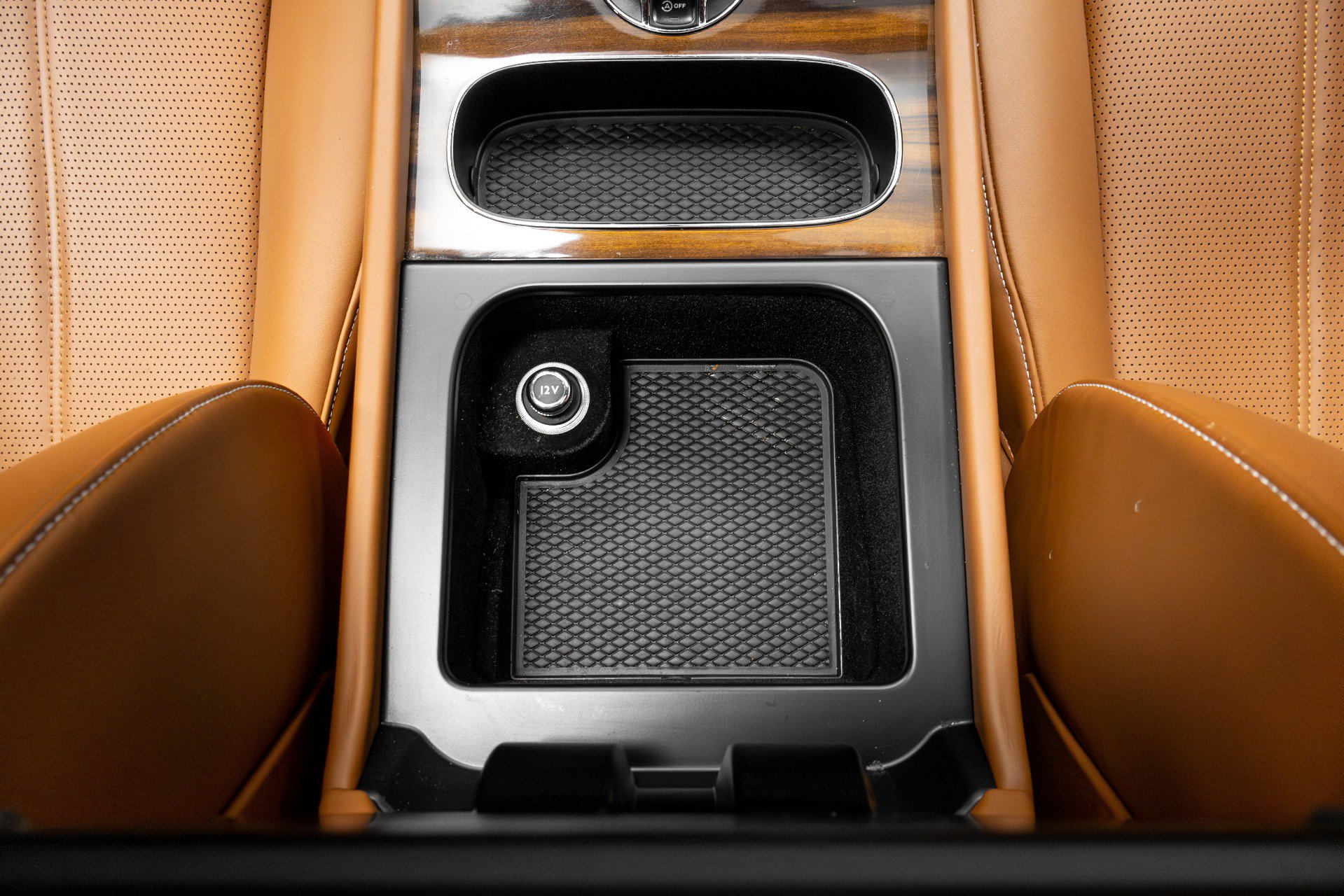 Used 2019 Bentley Bentayga image 29