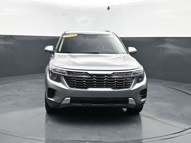 Used 2025 Kia Seltos S image 2
