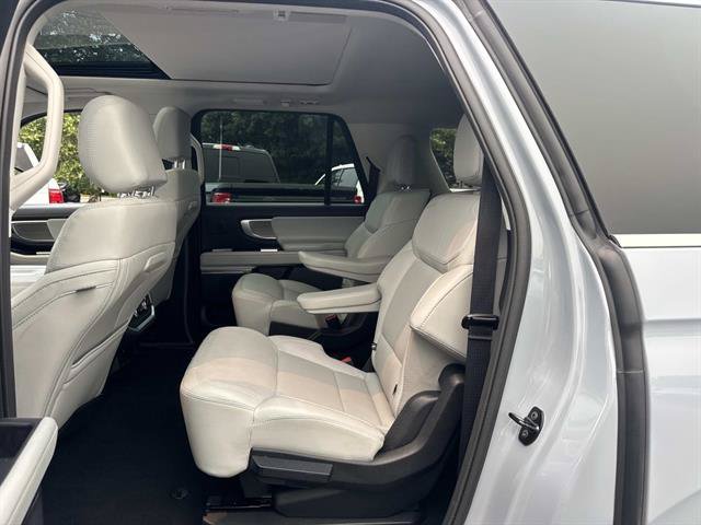 Used 2025 Ford Expedition Max Platinum w/ Driver's Package AWD/4WD image 9