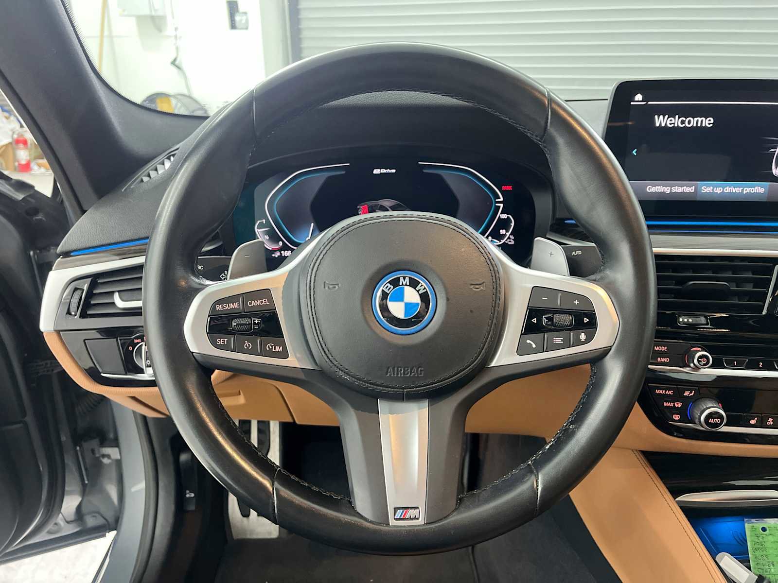 Used 2023 BMW 530e w/ M Sport Package image 11