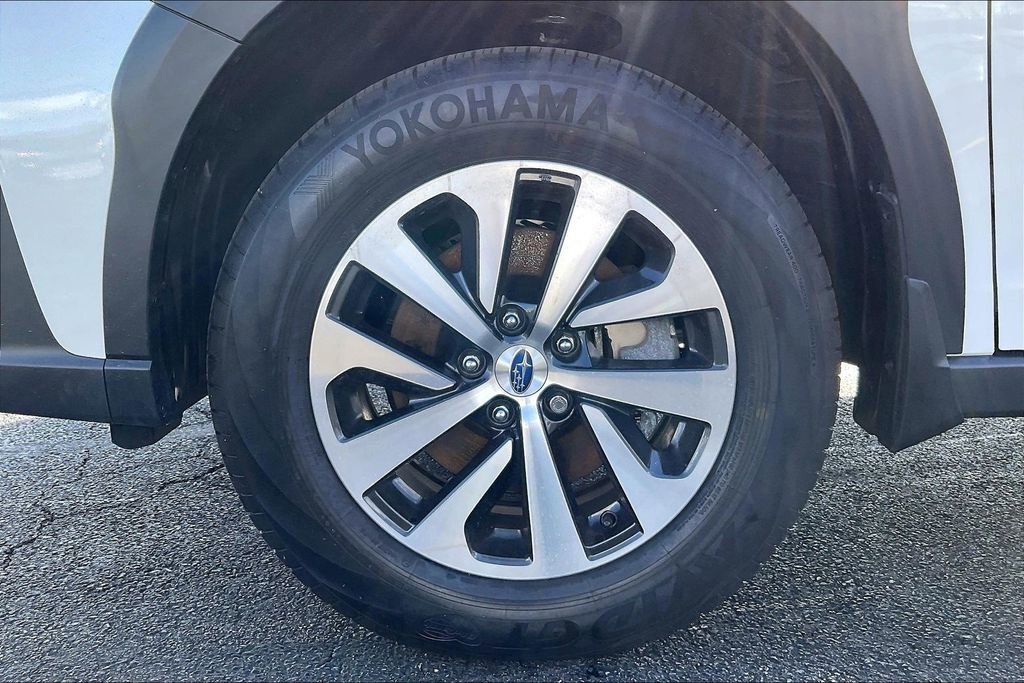 Certified 2025 Subaru Outback Premium image 10