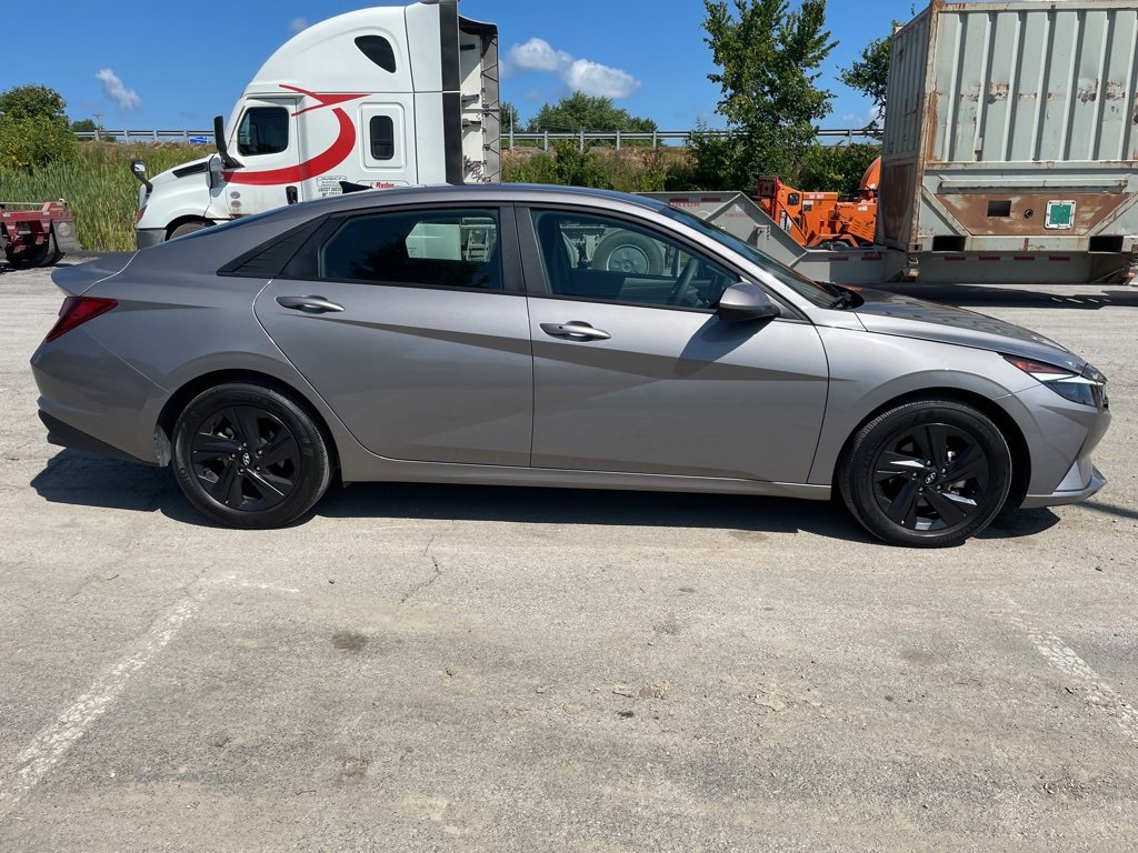 Used 2023 Hyundai Elantra SEL image 4