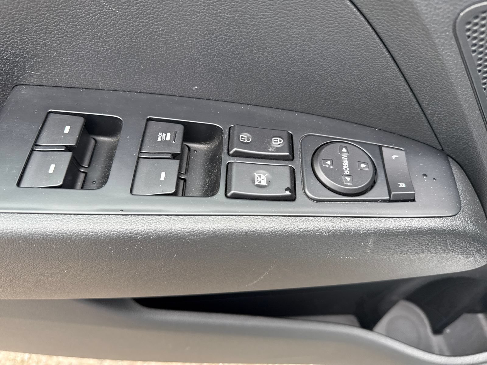 Used 2020 Hyundai Elantra SE w/ Cargo Package (C1) FWD image 11