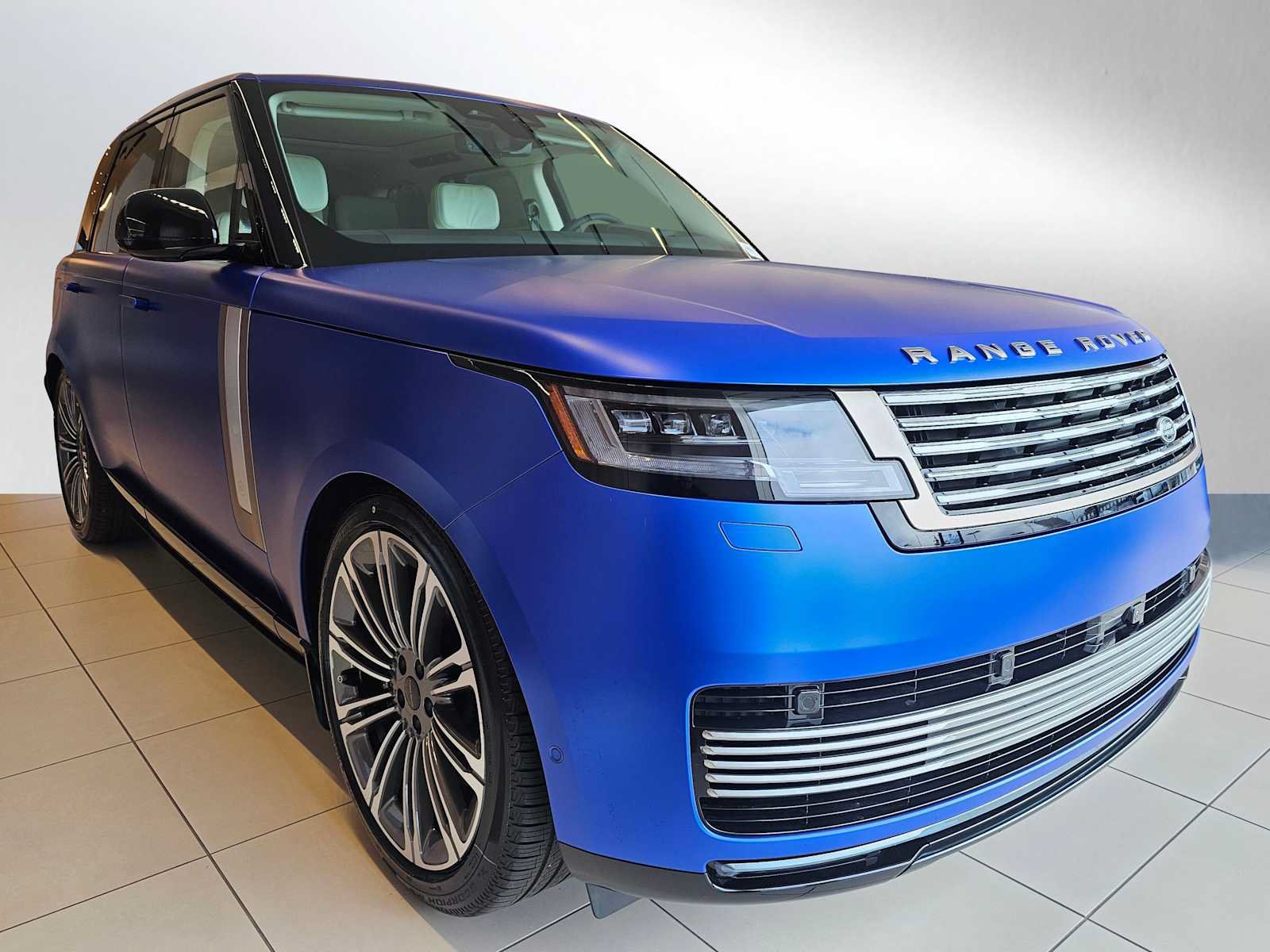 New 2026 Land Rover Range Rover SV AWD/4WD image 7